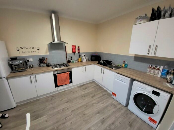 2 Bedroom Flat To Rent In Eslington Terrace, Newcastle Upon Tyne, NE2