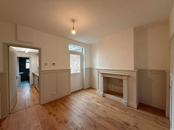 2 Bedroom Terraced House For Sale In Old Grimsbury Road, Banbury, OX16