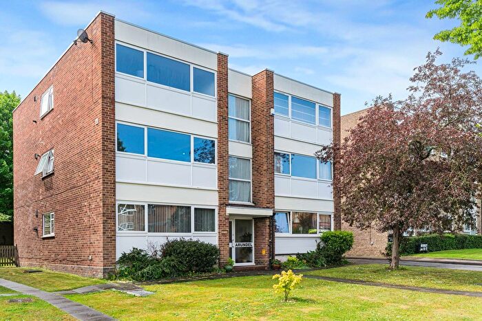 2 Bedroom Flat For Sale In The Park, Sidcup, DA14