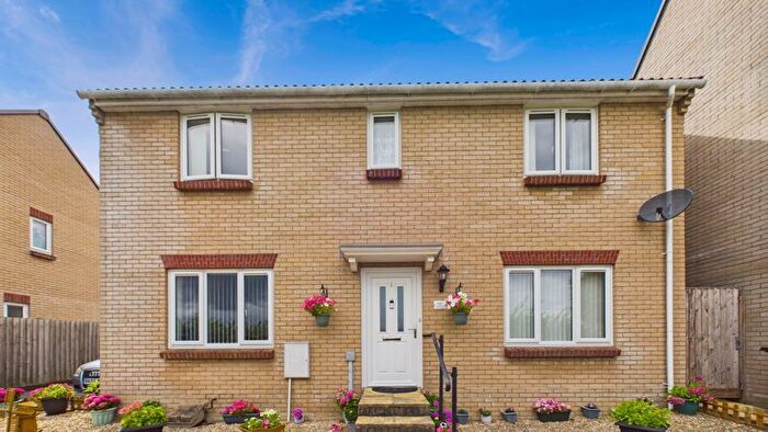 3 Bedroom Detached House For Sale In Monarch Road, Crewkerne, TA18