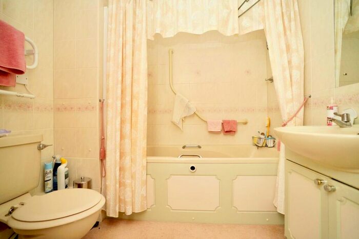 1 Bedroom Apartment For Sale In George Street, Huntingdon, PE29