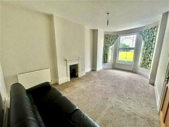 4 Bedroom Apartment To Rent In Woodside Road, London, N22