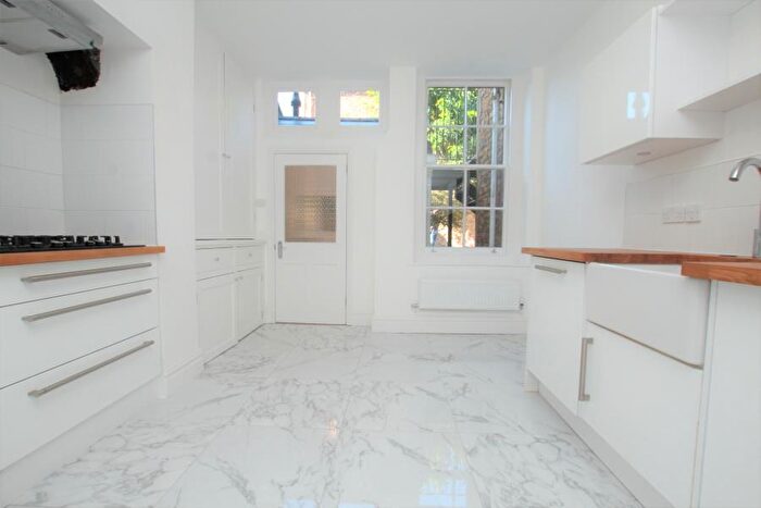 2 Bedroom Apartment To Rent In Hurle Road - Clifton, BS8