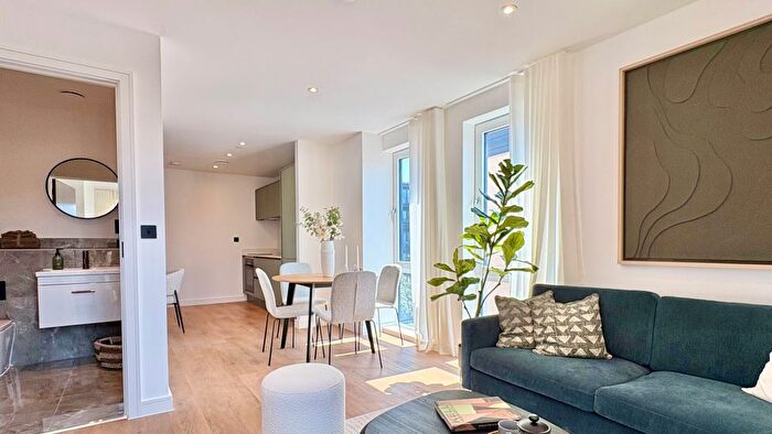 1 Bedroom Flat To Rent In Windsor Bridge Road, Bath, BA2