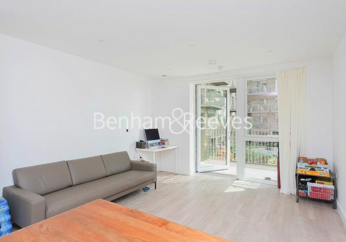 3 Bedroom Flat To Rent In Beresford Avenue, Wembley, HA0