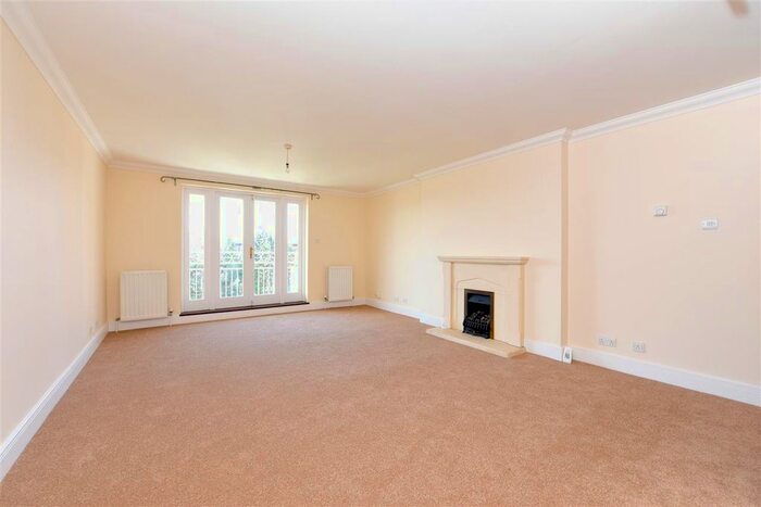 2 Bedroom Flat To Rent In Claremont Lodge, The Downs, Wimbledon, SW20