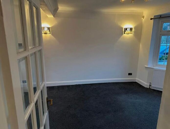 3 Bedroom Terraced House To Rent In Marlow Gardens, London, UB3