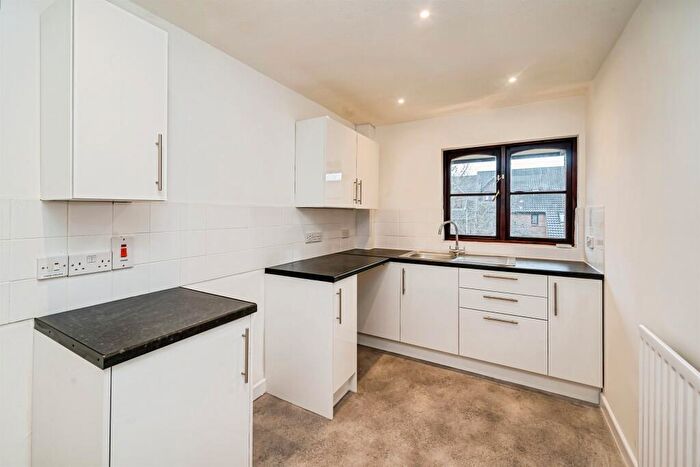 2 Bedroom Flat For Sale In Coulson Way, Burnham, Slough, SL1