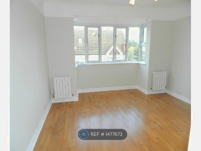 1 Bedroom Flat To Rent In Wick House, Hampton Wick, Kingston Upon Thames, KT1