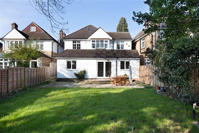 4 Bedroom Detached House For Sale In Bedroom Detached House In London, SW14