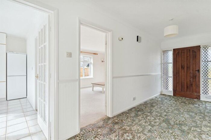 2 Bedroom Detached Bungalow For Sale In Ivy Lane, Stewkley, Buckinghamshire, LU7