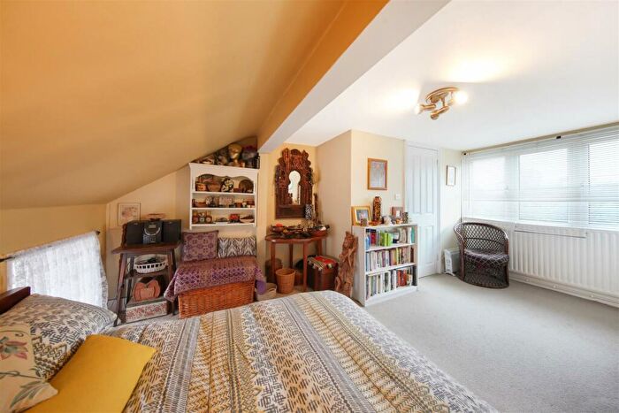 3 Bedroom Terraced House For Sale In Cooper Road, Dollis Hill, NW10
