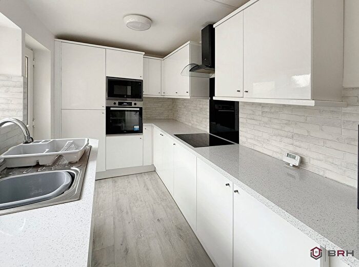 3 Bedroom Terraced House To Rent In Dukes Crescent, Doncaster, DN12