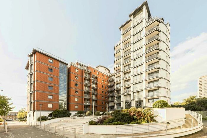 2 Bedroom Flat To Rent In Holland Gardens, Brentford, TW8