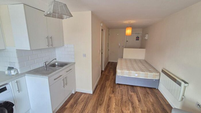 Studio To Rent In High Street North, Dunstable, LU6