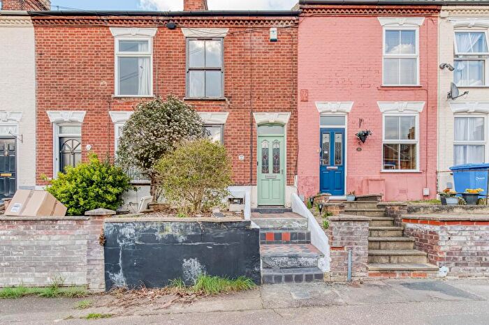 2 Bedroom Terraced House For Sale In Churchill Road, Norwich, NR3