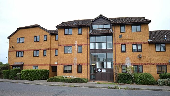 1 Bedroom Apartment To Rent In Radwinter Avenue, Wickford, Essex, SS12