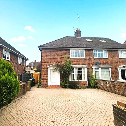 3 Bedroom Semi-Detached House To Rent In Beechfield Road, Hemel Hempstead, HP1