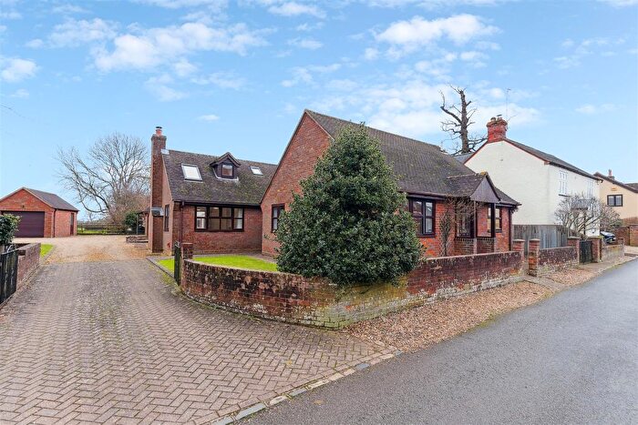 4 Bedroom Detached House For Sale In Ivy Lane, Stewkley, Buckinghamshire, LU7