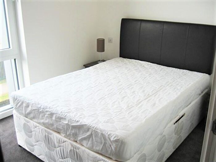 2 Bedroom Apartment To Rent In Milliners Wharf, Manchester, M4