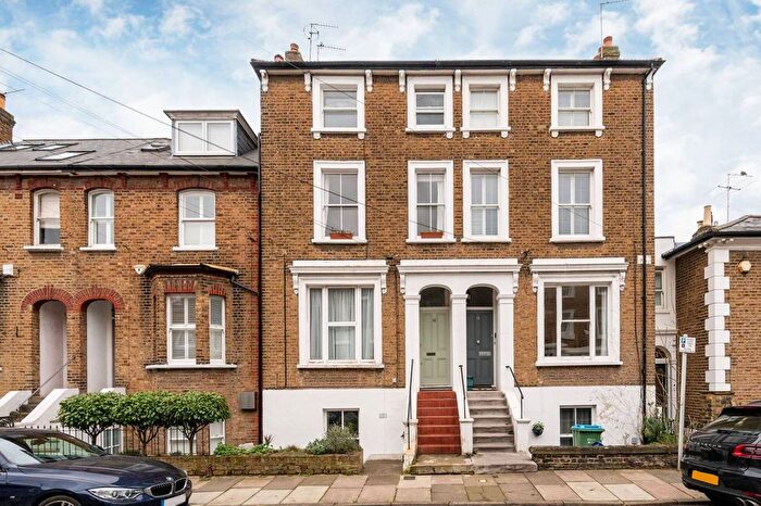 2 Bedroom Flat To Rent In Evelyn Road, Richmond, TW9