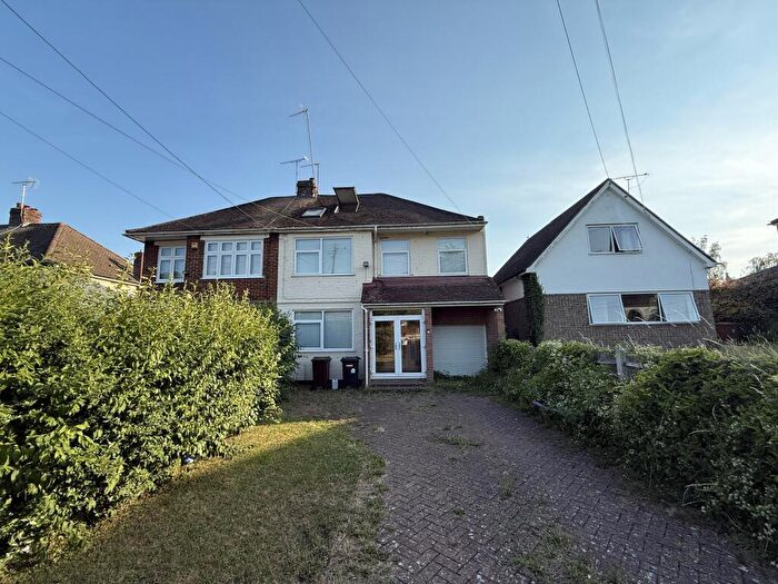 4 Bedroom Semi-Detached House For Sale In Bush Road, Cuxton, Rochester, Kent, ME2