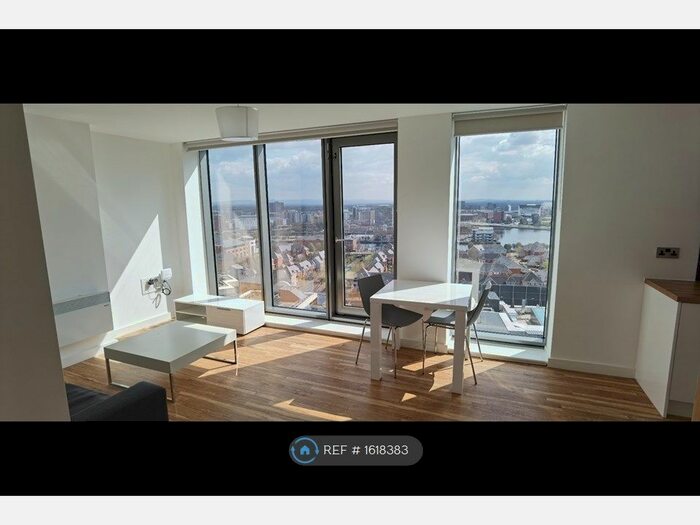 2 Bedroom Flat To Rent In Michigan Point Tower A, Salford, M50