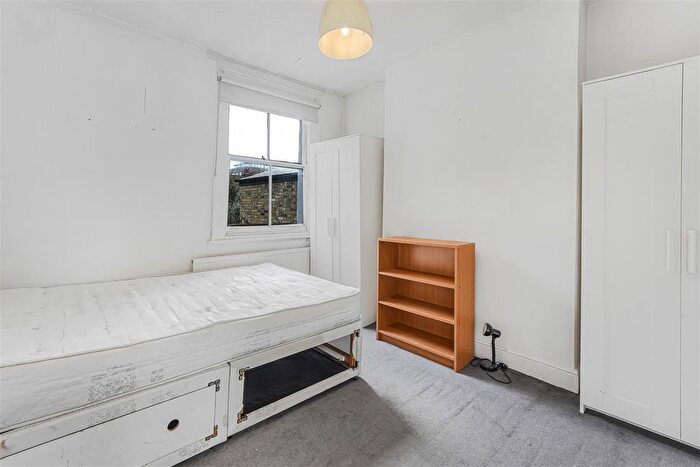 3 Bedroom Terraced House For Sale In St. Dionis Road, London, SW6