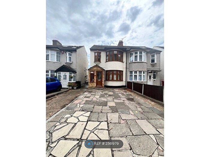 3 Bedroom Semi-Detached House To Rent In Rush Green Road, Romford, RM7