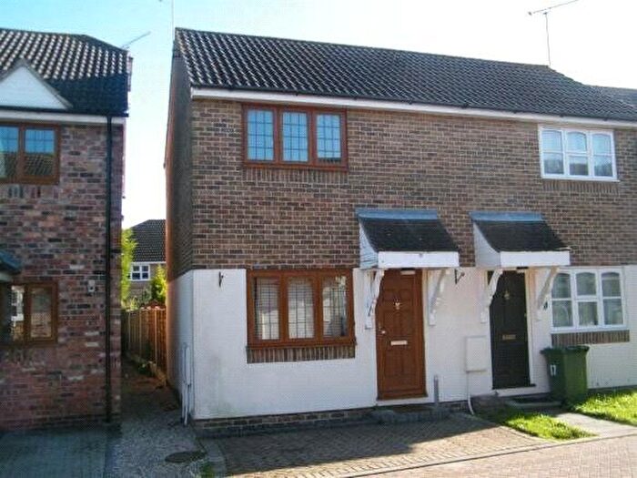 1 Bedroom Semi-detached House For Sale In Arundel Mews, Billericay, Essex, CM12