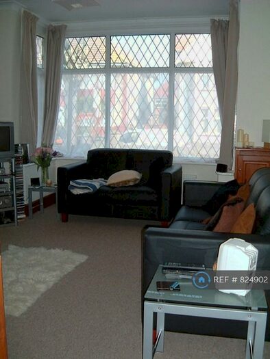 1 Bedroom Flat To Rent In Southern Road, Bournemouth, BH6