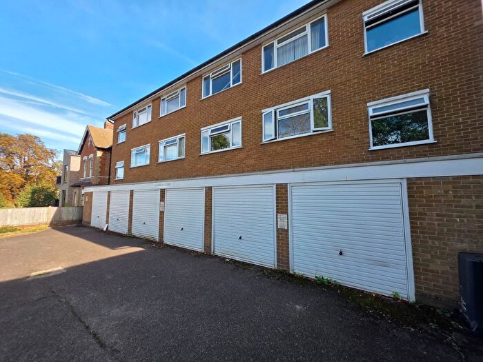 2 Bedroom Flat To Rent In Cambrian Ct, South Park Hill Road, South Croydon, CR2