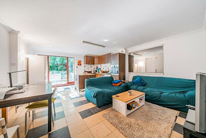 4 Bedroom Terraced House To Rent In Campsfield Road, Crouch End, London, N8