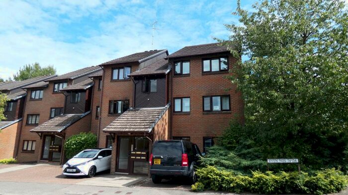 2 Bedroom Flat To Rent In Adams Way, Alton, Hampshire, GU34