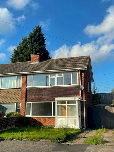 3 Bedroom House To Rent In Freville Close, Tamworth, B79