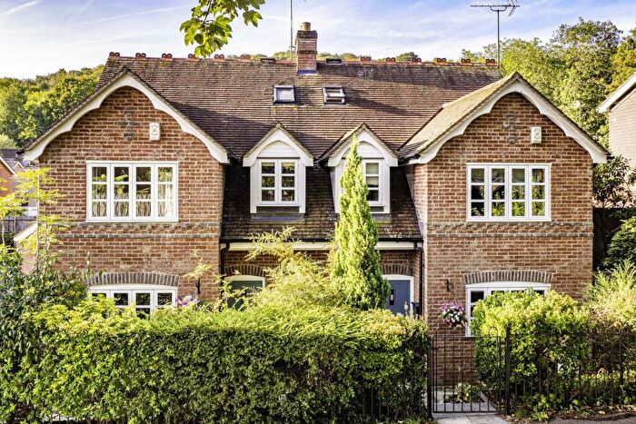 4 Bedroom Semi Detached House For Sale In Woodfield Cottages, Streatley On Thames, RG8