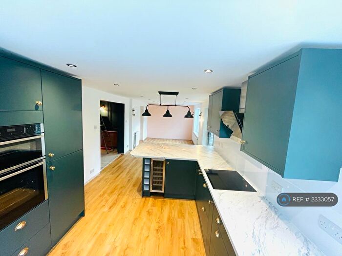 3 Bedroom Detached House To Rent In Goring Road, Reading, RG8