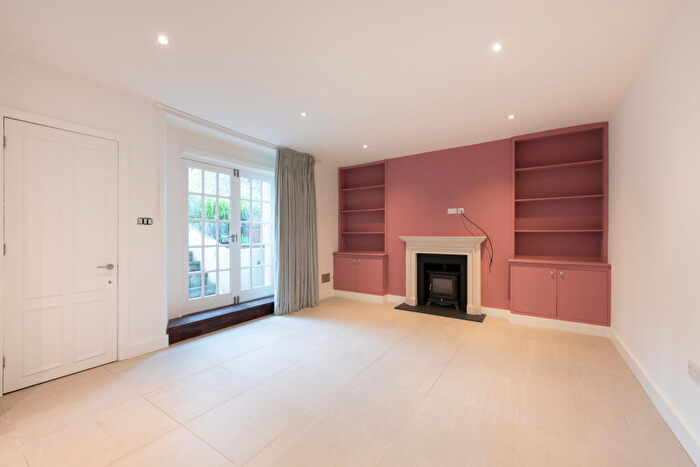 3 Bedroom Apartment To Rent In Upper Park Road, London, NW3