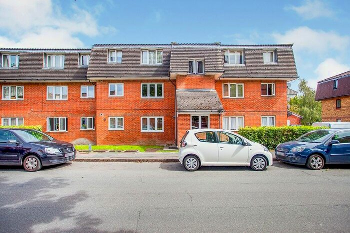 1 Bedroom Flat To Rent In Southwold Road, Watford, WD24