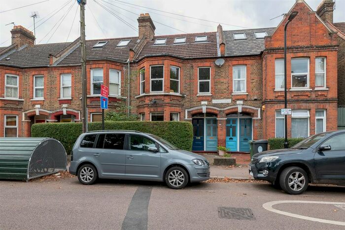 2 Bedroom Flat To Rent In Edward Road, London, E17