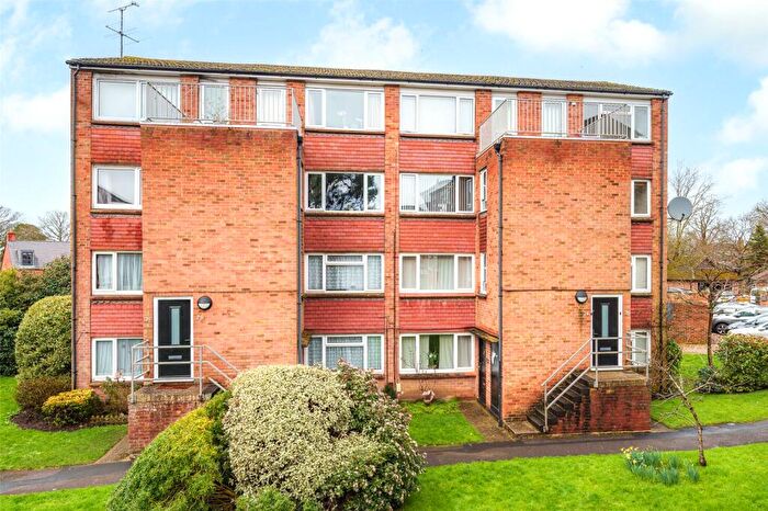 2 Bedroom Apartment To Rent In Ellison Way, Wokingham, Berkshire, RG40