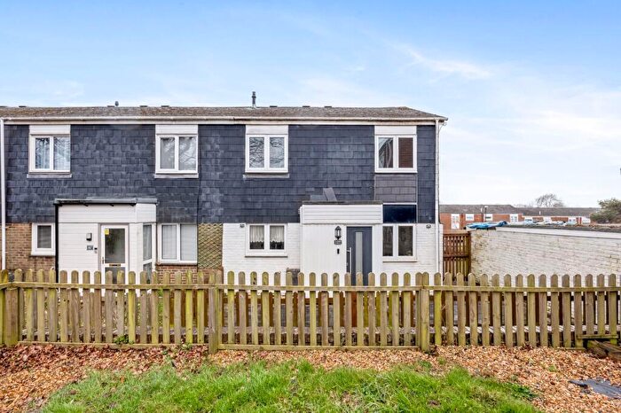 3 Bedroom End Of Terrace House For Sale In Downland Drive, Crawley, RH11