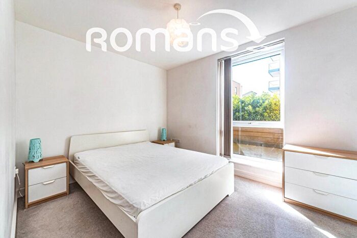 1 Bedroom Apartment For Sale In Drake Way, Reading, Berkshire, RG2