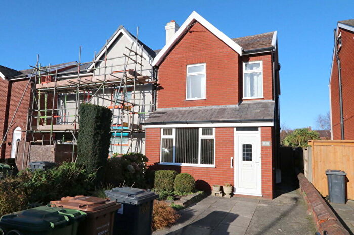 3 Bedroom Semi Detached House For Sale In Poulton Road, Southport, PR9