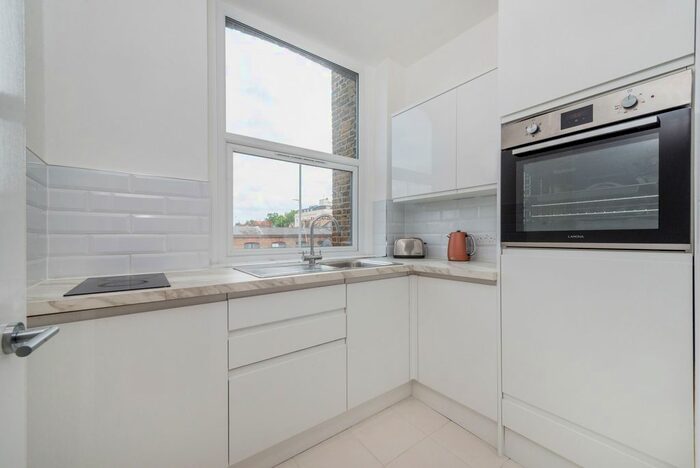 Studio To Rent In Praed Street, London, W2