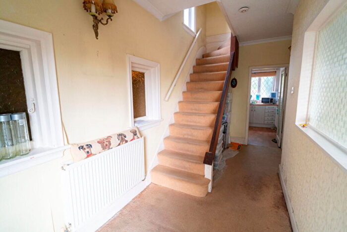 3 Bedroom Semi-Detached House For Sale In Widney Lane, Solihull, B91