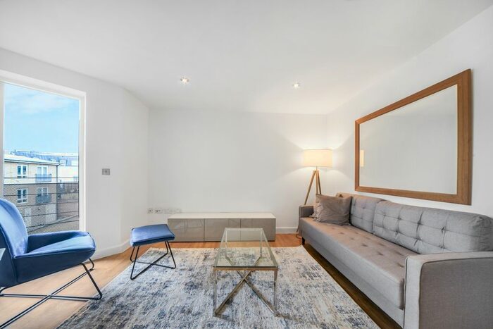 2 Bedroom Flat To Rent In Hereford Road, London, E3