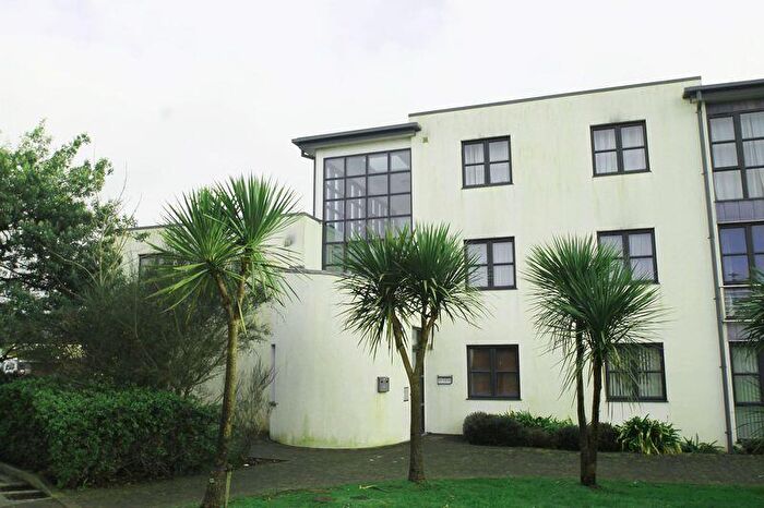 1 Bedroom Flat For Sale In Sandy Hill, St Austell, PL25