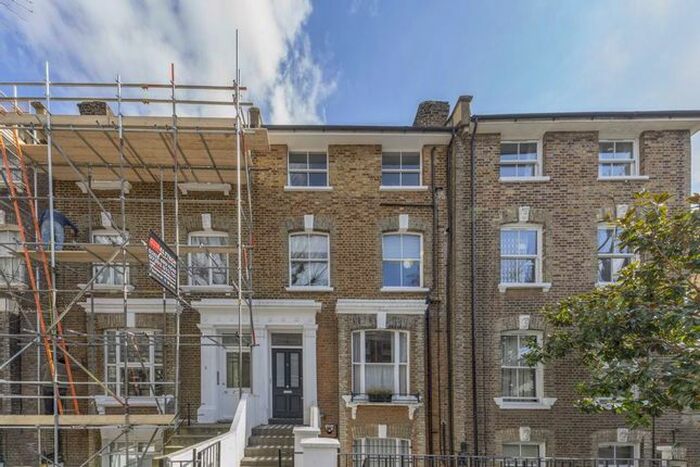 1 Bedroom Flat To Rent In Loftus Road, London, W12