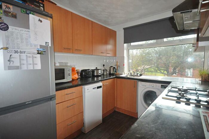 4 Bedroom Terraced House To Rent In Raven Road, Hyde Park, Leeds, LS6